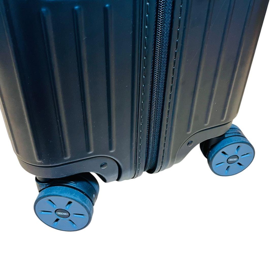 リモワ サルサデラックス 78リットル4輪　キャリーケース