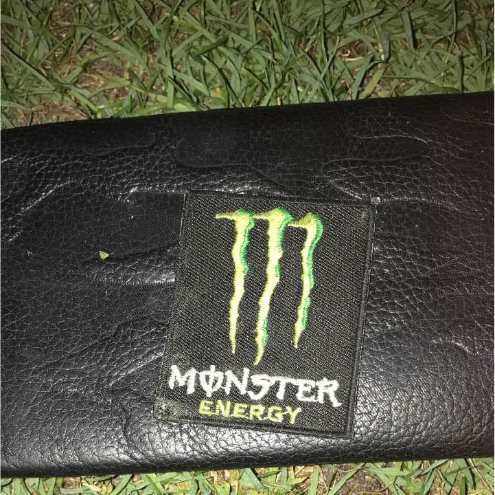 モンスターステッカー