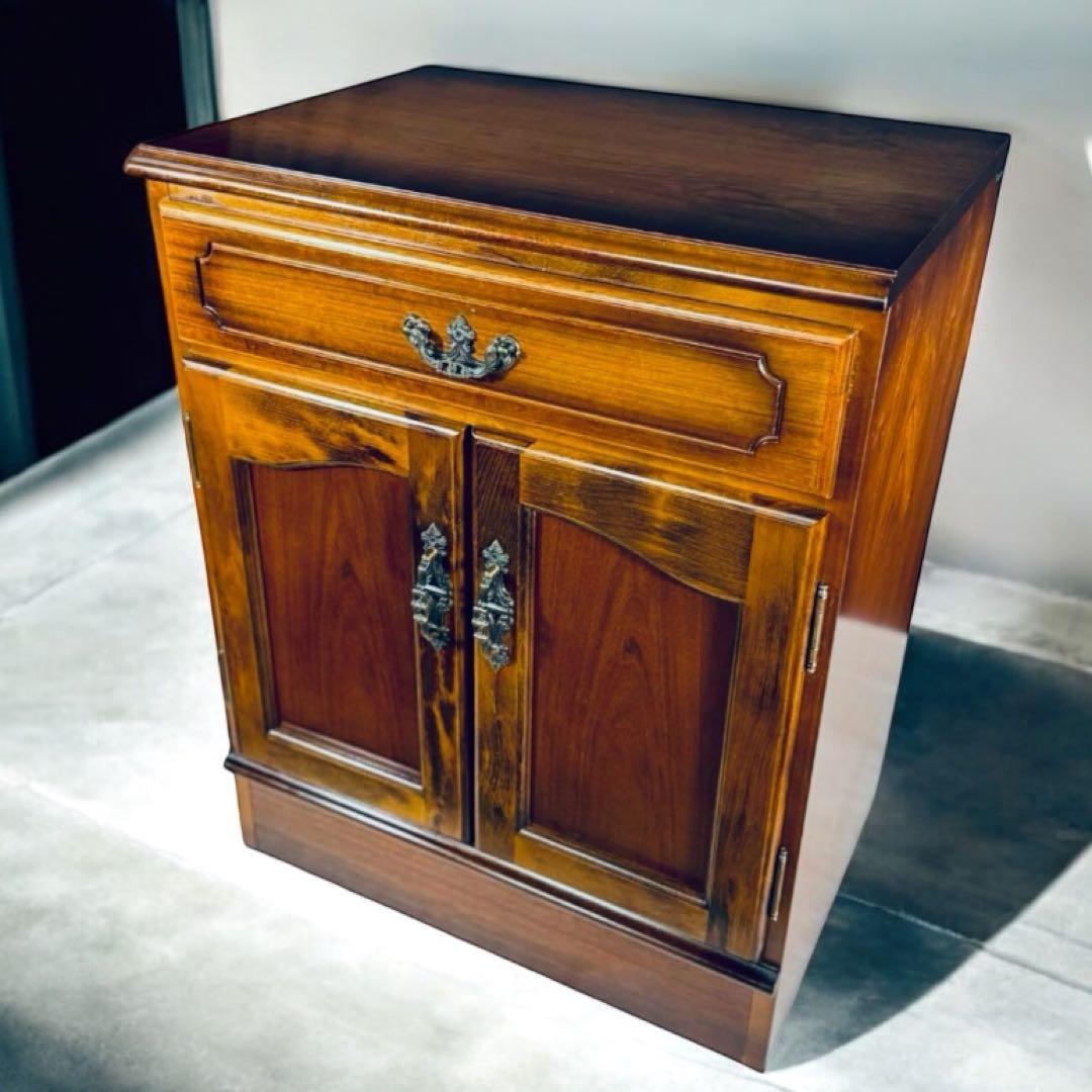 みきうみ　HR633 カリモク　コロニアル キャビネット　収納棚