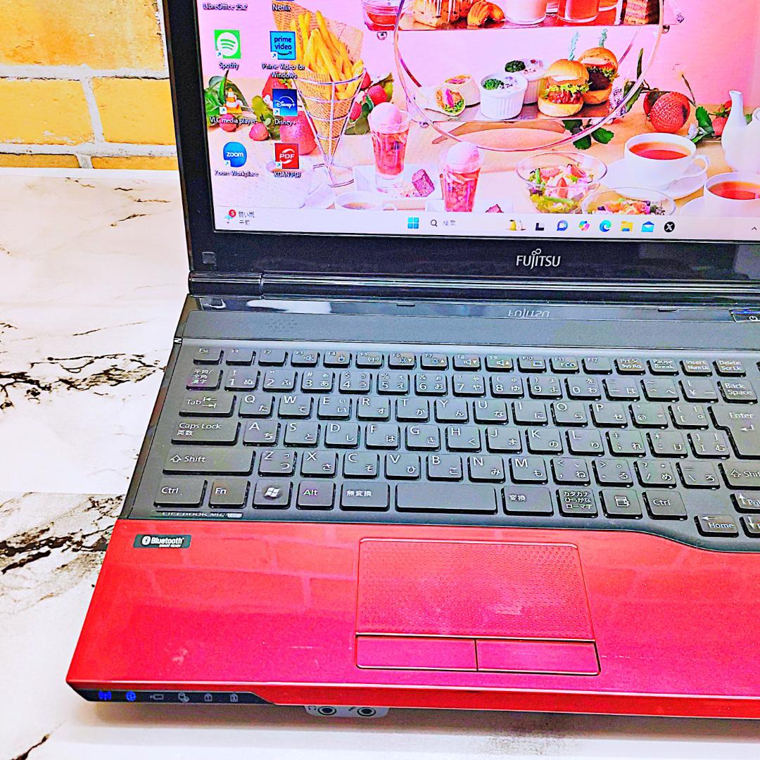 ハイスぺノートパソコン❤️爆速SSD☘️メモリ８G・高性能Core-i7❣️