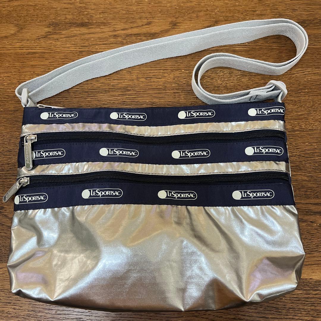 レスポートサック　LESPORTSAC ショルダーバック　シルバー
