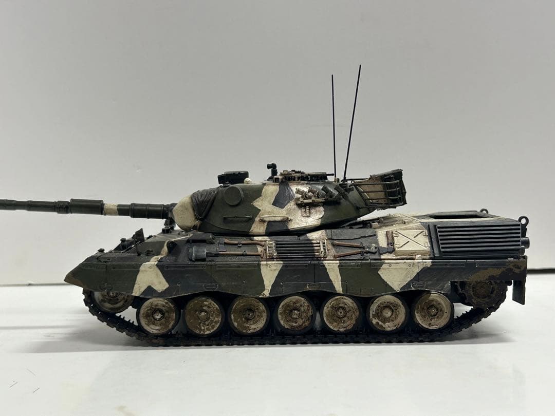 レベル　1/35 レオパルド1A5 完成品　戦車　プラモデル　ノルウェー