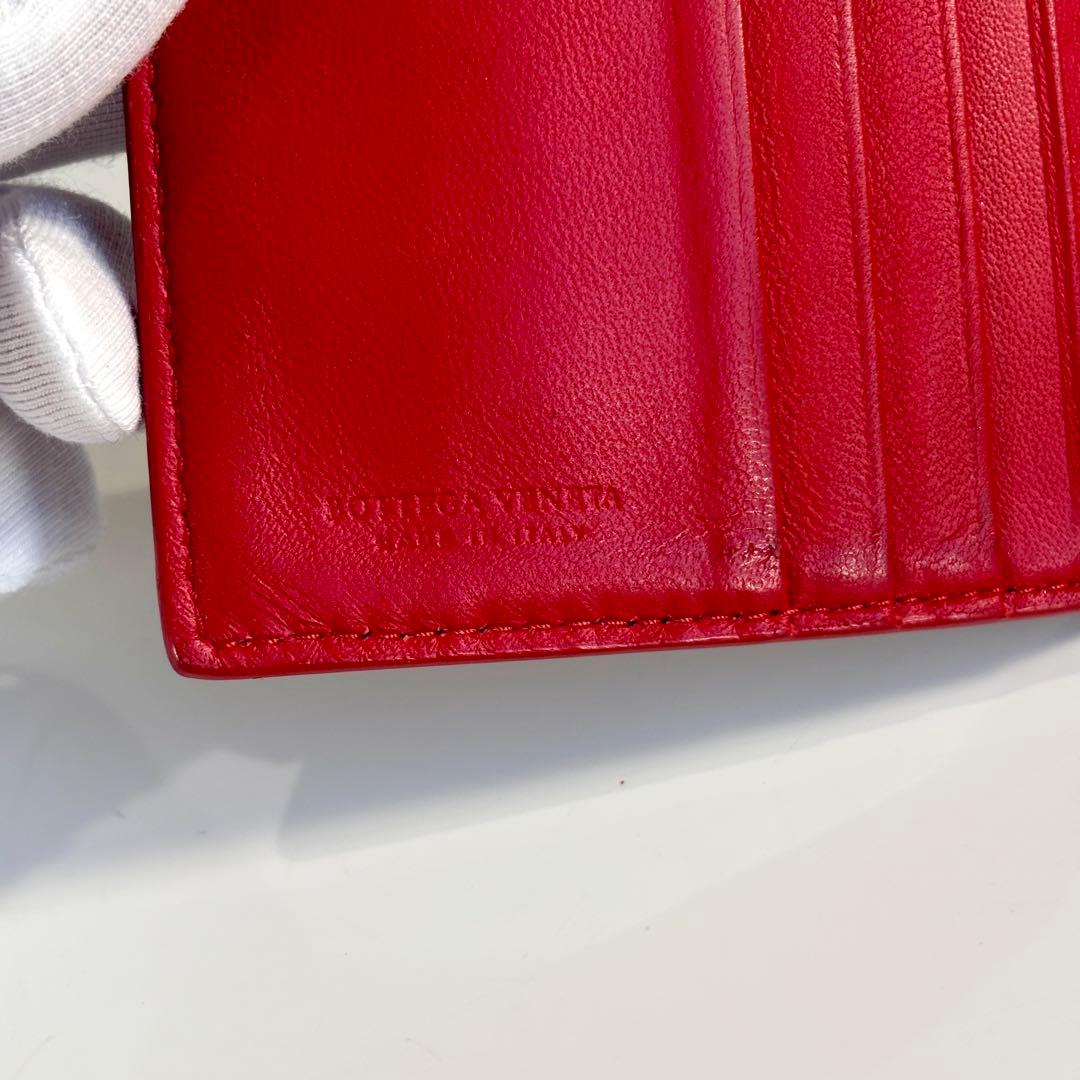 ボッテガヴェネタ イントレ 二つ折り レッド コンパクト ラウンドファスナー