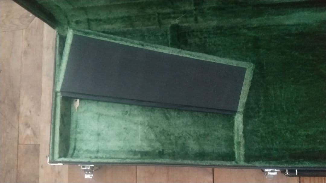 Fender ベース用ハードケース グリーンベルベット