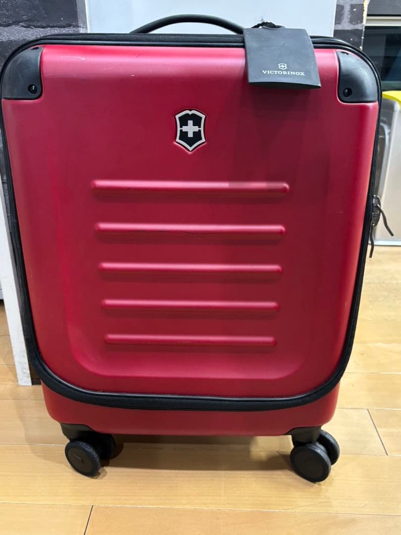 【美品】VICTORINOX キャリーケース　スーツケース　４輪　レッド