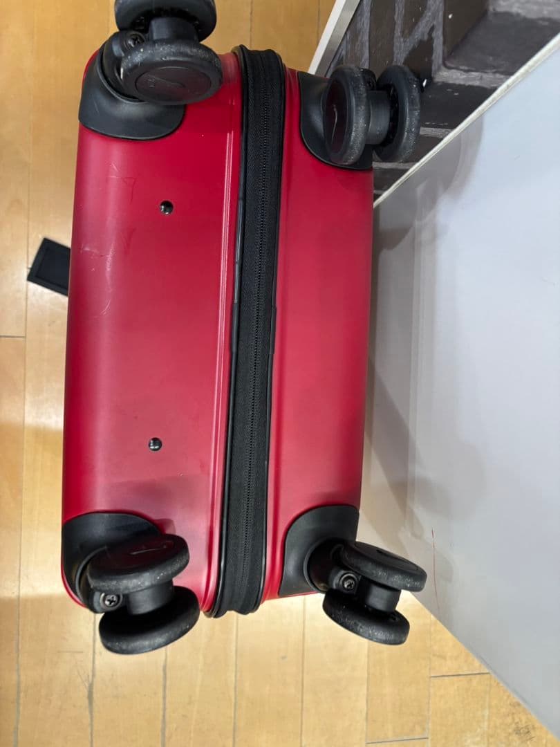 【美品】VICTORINOX キャリーケース　スーツケース　４輪　レッド