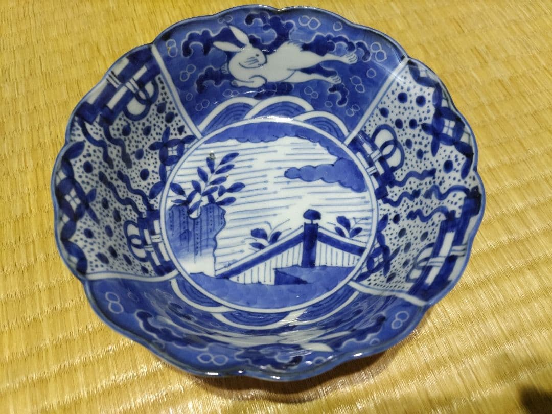 古伊万里　染付　波乗り　兎・ウサギ　鉢・皿（径17㎝）