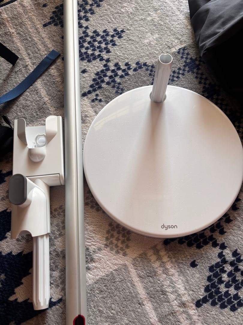 ダイソン充電スタンド