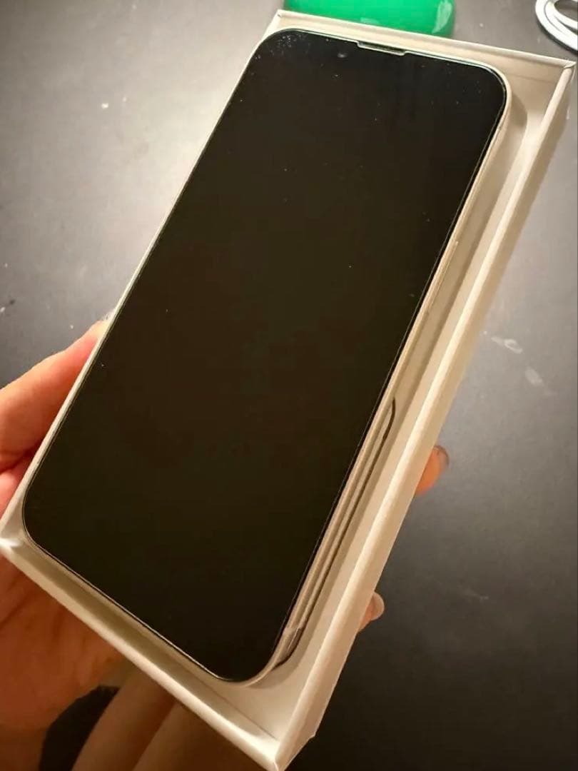 Apple iPhone 14 スターライト 本体