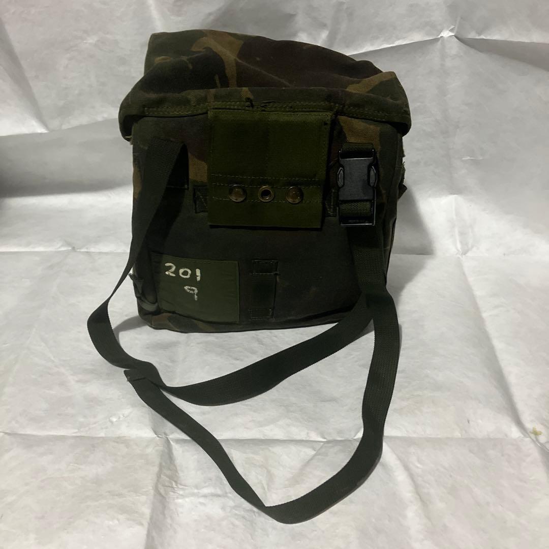 実物　AVON S10 ガスマスク 収納バッグ、吸収缶付