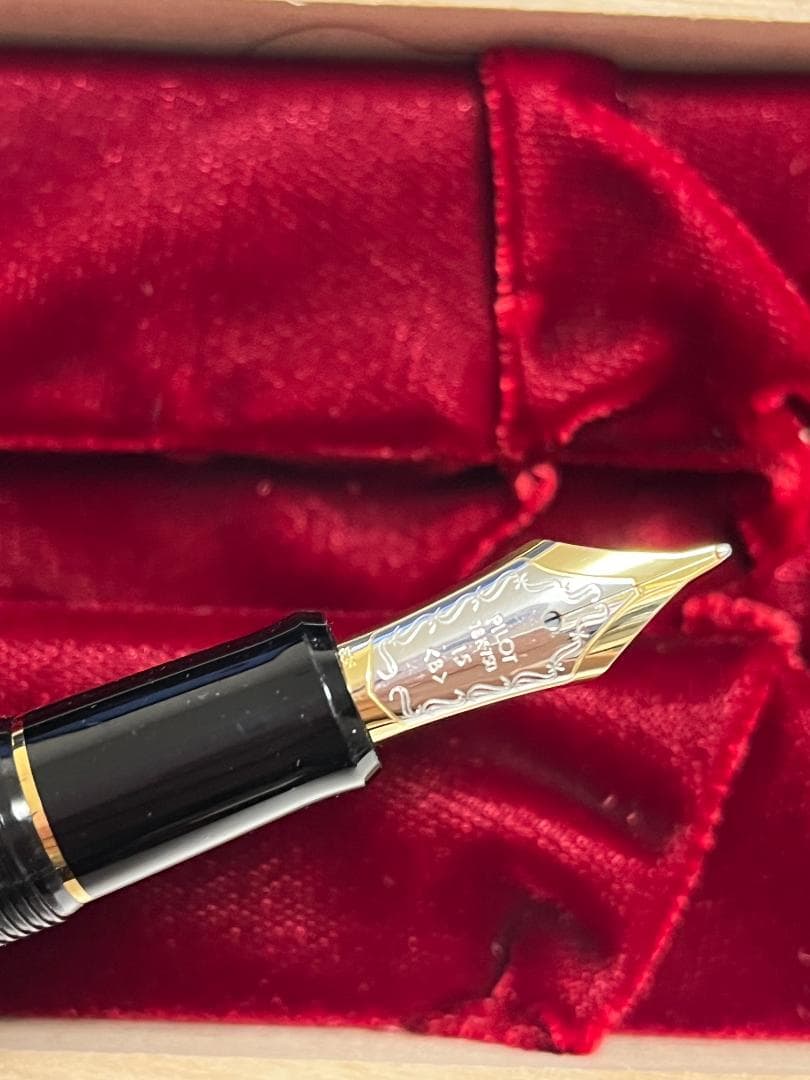 【新品希少】PILOTカスタム845朱漆太字18K万年筆