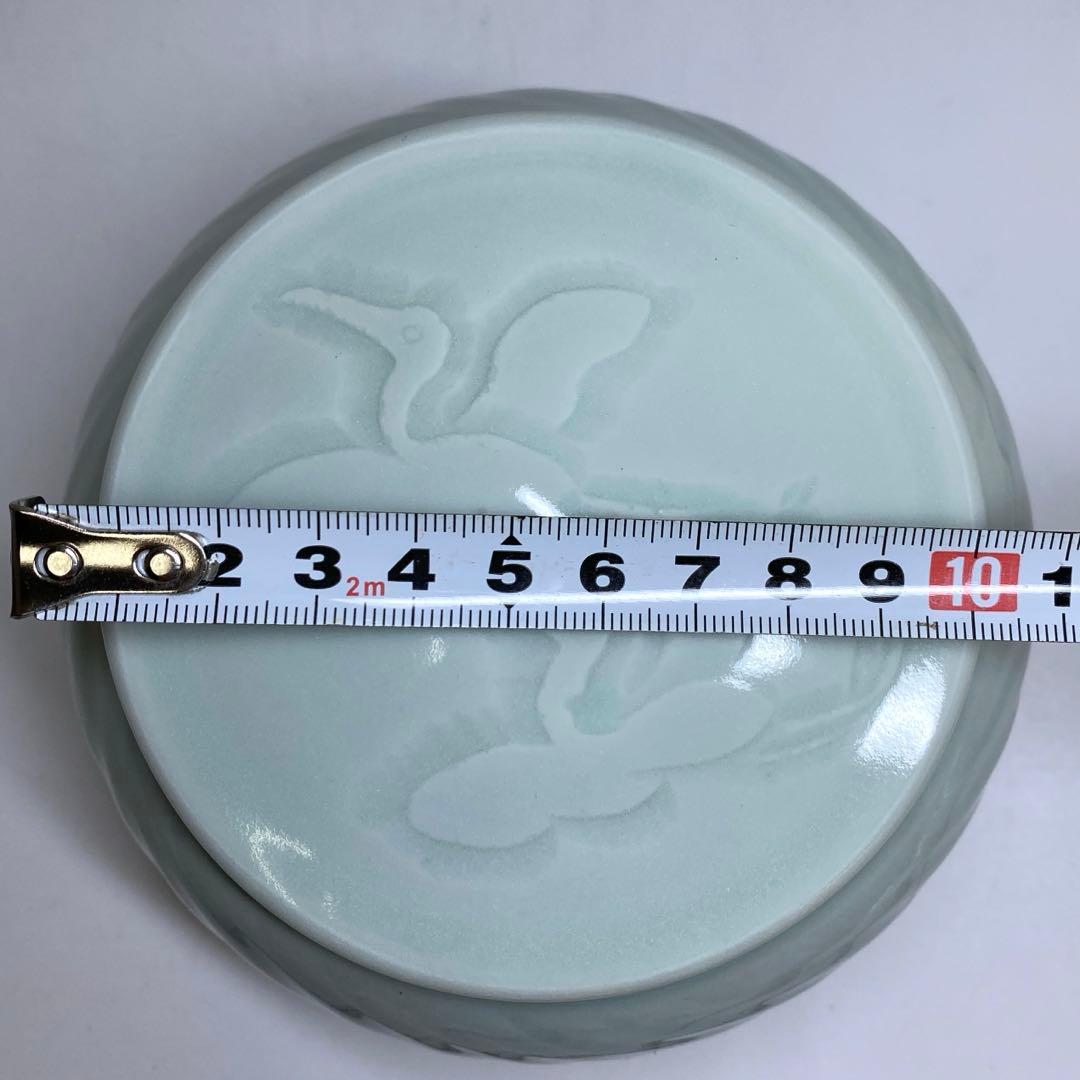 川瀬満之　白磁鶴文蓋物　共箱　直径約12cm 東N7-0910③