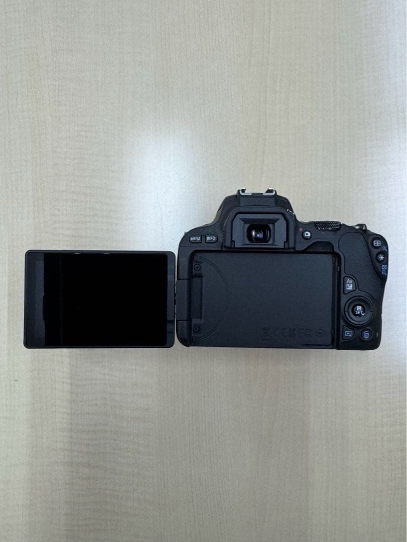 ★未使用に近い★ CANON EOS Kiss X9 ボディ ブラック