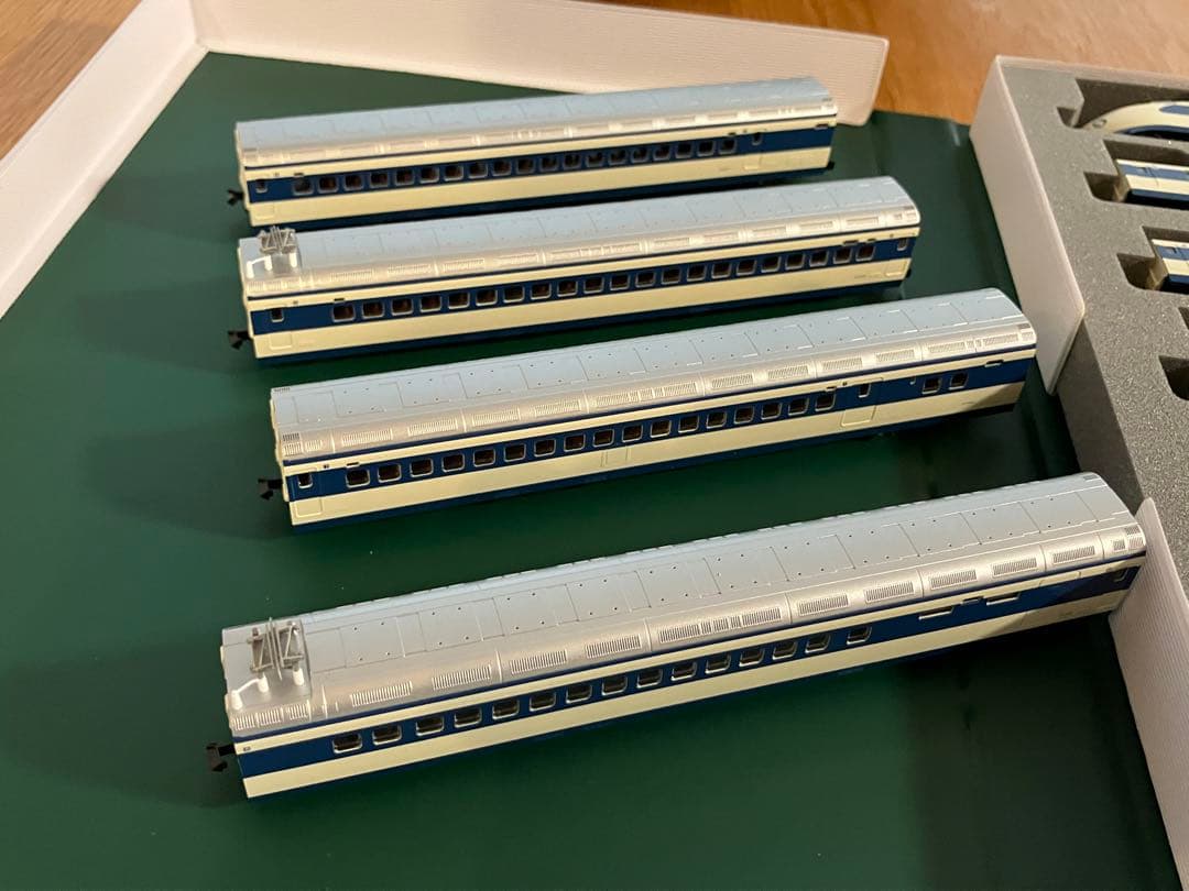 KATO 0系2000番台新幹線「ひかり・こだま」 基本+増結 16両