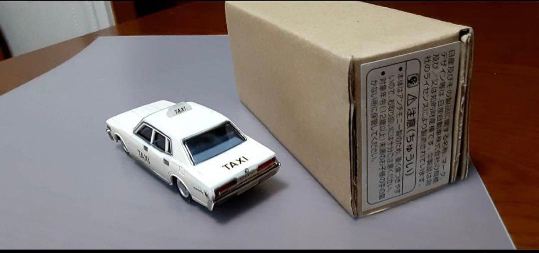 アンチモニー　コレクション　セドリック　タイプ　330 タクシー　1/43