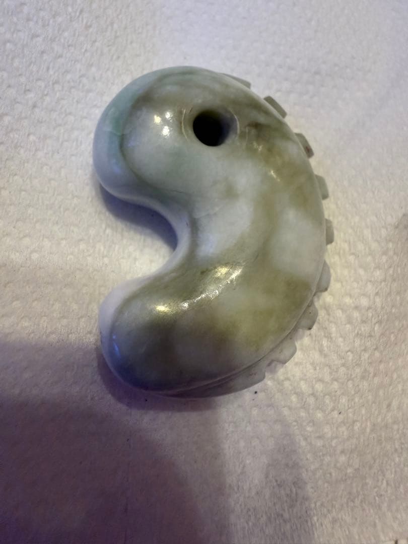 糸魚川翡翠‼️獣形勾玉‼️58,300円にて購入品‼️これ以上の値引きはいたしません‼️