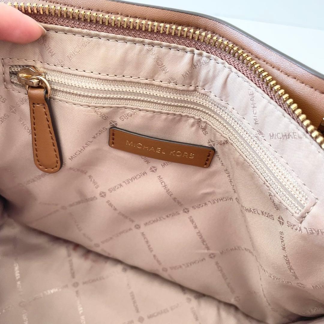 【極美品】MICHAEL KORS ハンドバッグ SHEILA サッチェル
