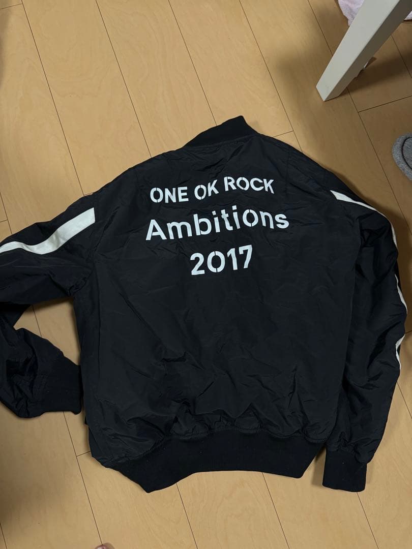 美品】ワンオク ONE OK ROCK ambitions ma-1 Mサイズ