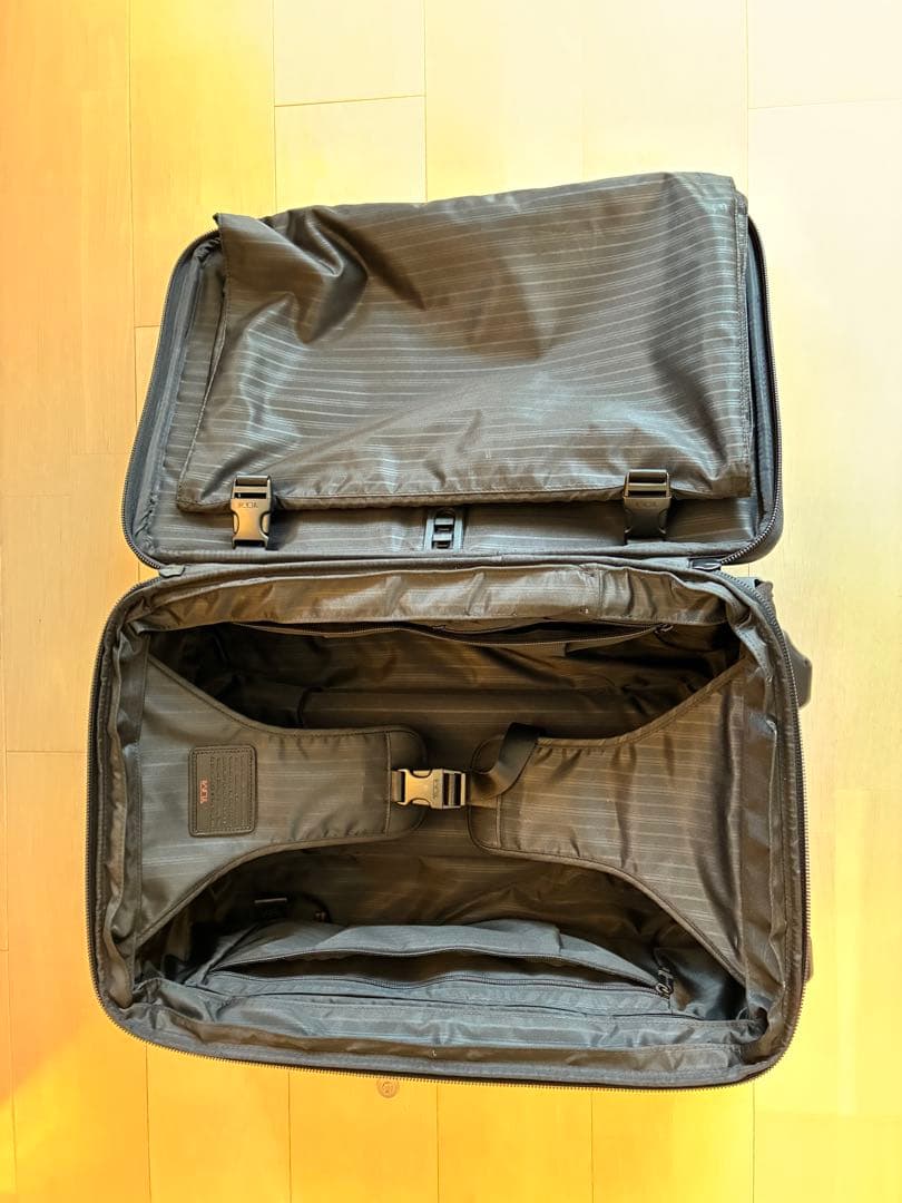 TUMI スーツケース 22020 DH ALPHA 機内持込可