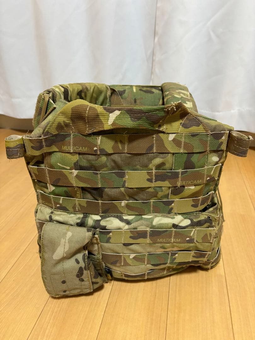 迷彩 プレートキャリア モールシステム対応