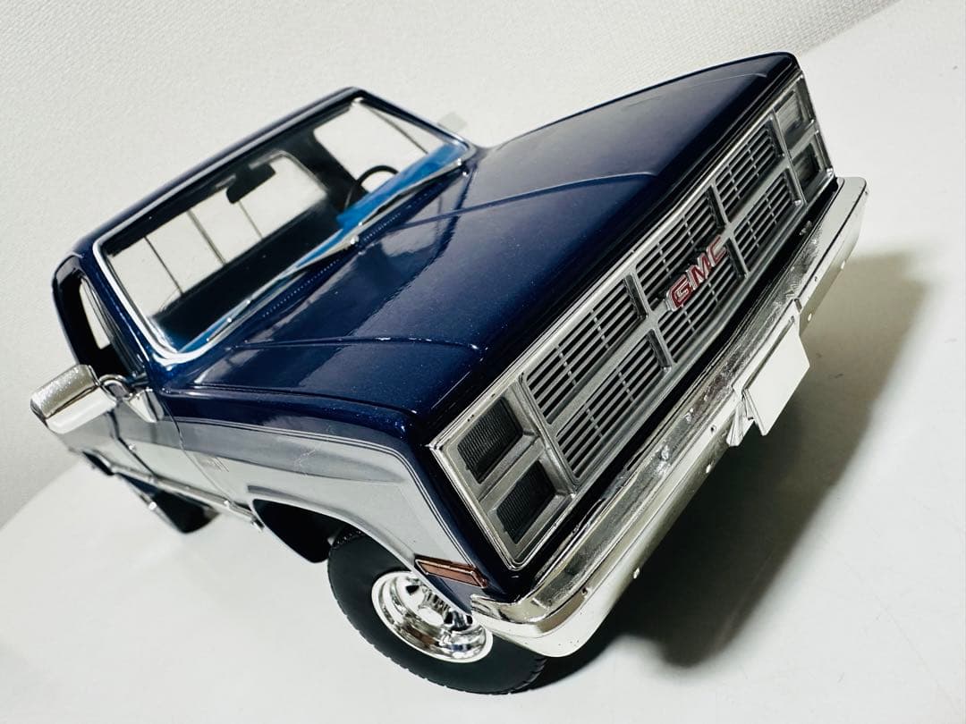 GreenLight/'84 GMC K-2500 Sierraシエラ 1/18