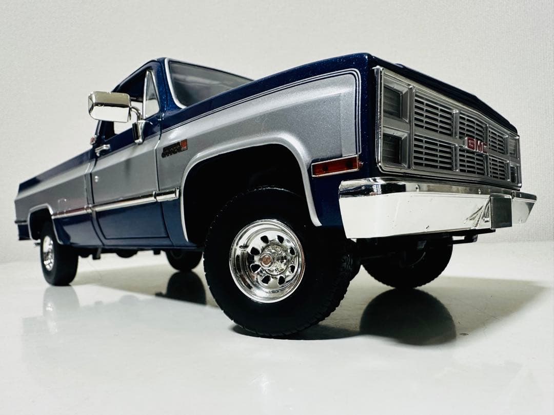GreenLight/'84 GMC K-2500 Sierraシエラ 1/18