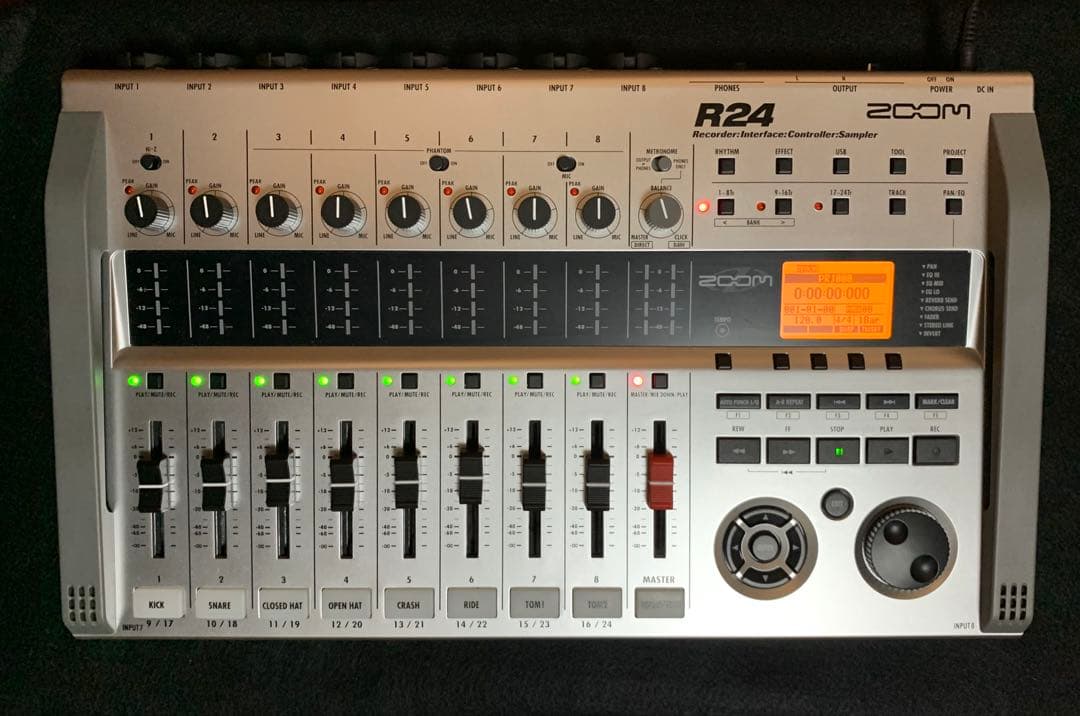 ZOOM R24 マルチトラックレコーダー