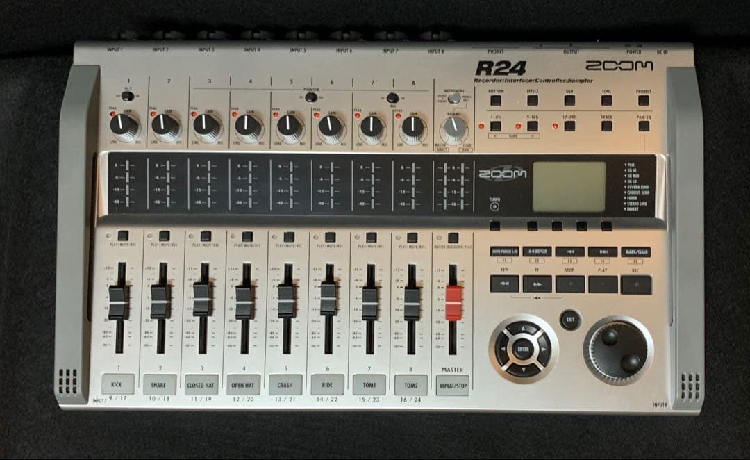 ZOOM R24 マルチトラックレコーダー