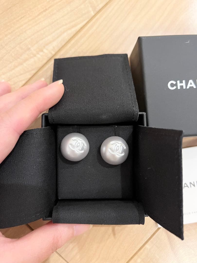 CHANEL シルバー パールピアス