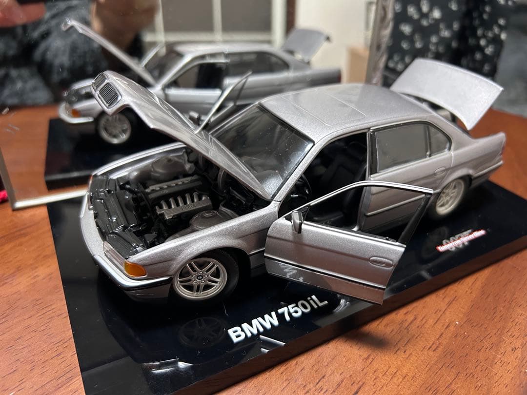 BMW 750iL 1/18 スケールモデル シルバー