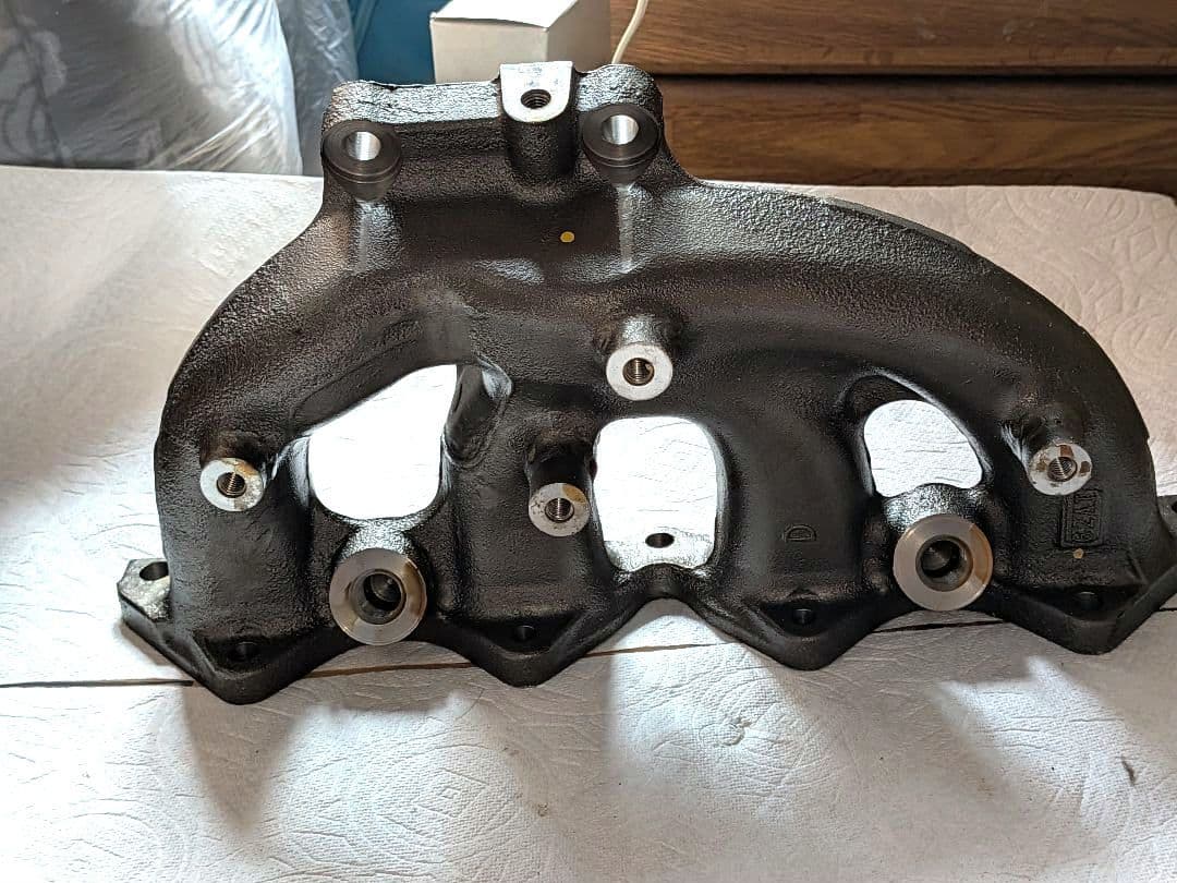 新品！ 半額以下！ランサーエボリューション8 エキゾーストマニホールド 純正品