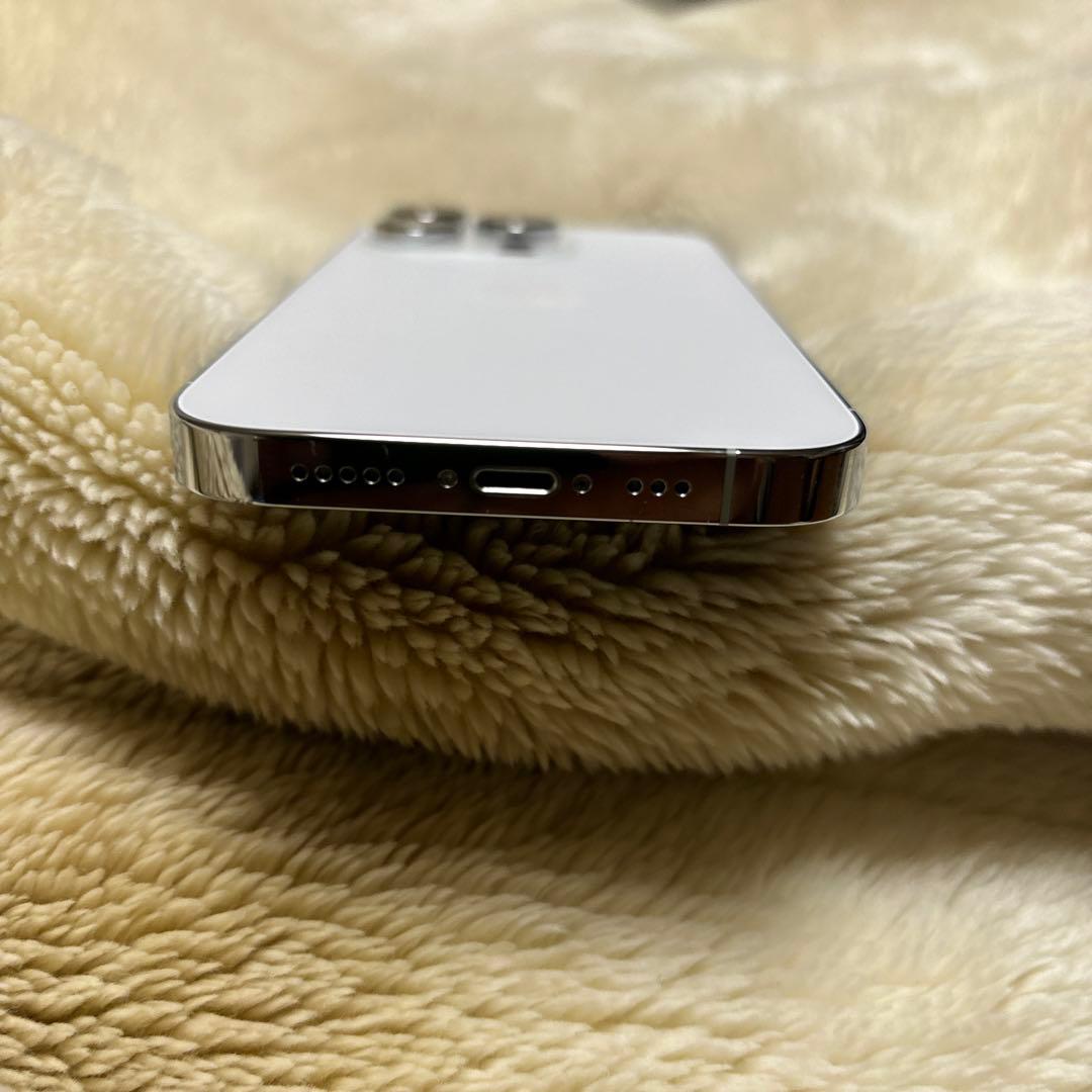 Apple iPhone 13 シルバー 本体