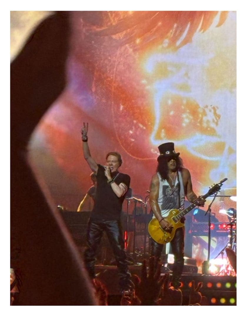 L 新品 GUNS ガンズアンドローゼズ 2025 ロンT　ロングTシャツ