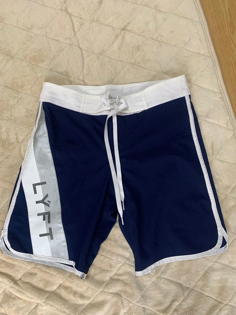 LYFT サーフパンツSサイズ ネイビー 完売品　ステージショーツ