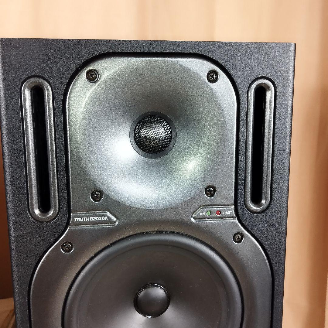 スタジオモニタースピーカー 　TRUTH B2030A BEHRINGER