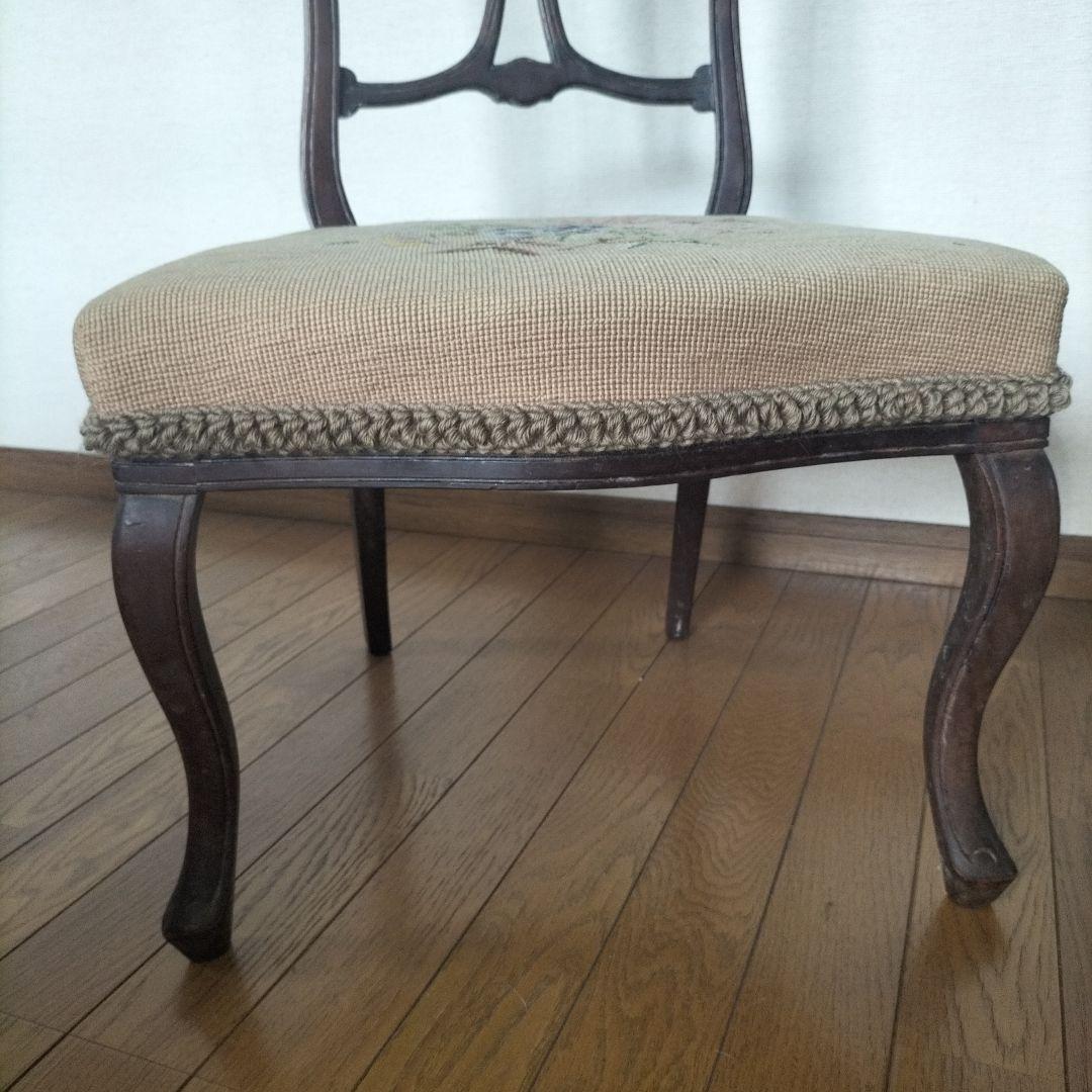 時間限定値下①木製　刺繍　椅子　アンティーク　プチポワン　チェア　イギリス　ミニ