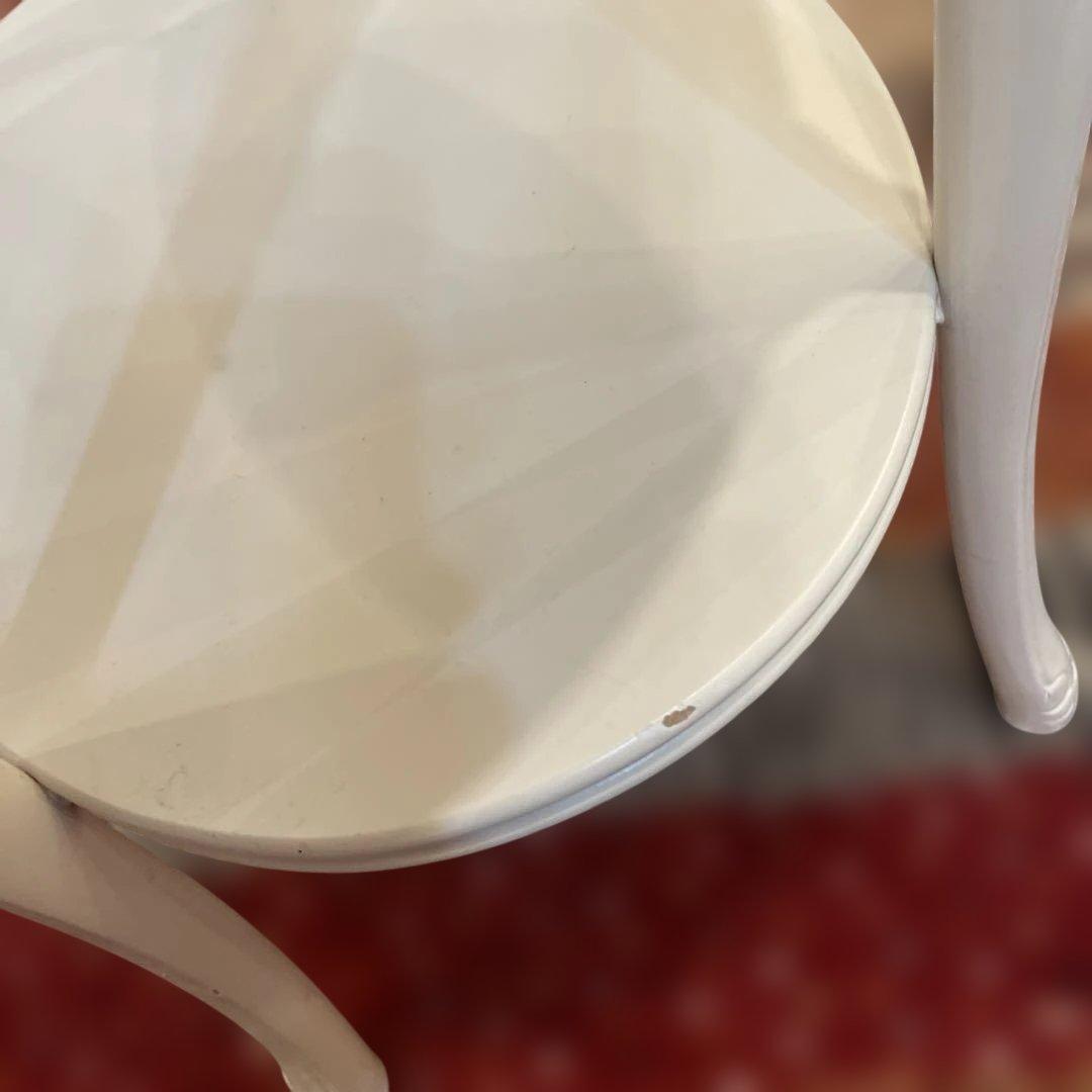 ロココ様式ゴールドの装飾アンティーク楕円形サイドテーブル下段棚付クリームホワイト