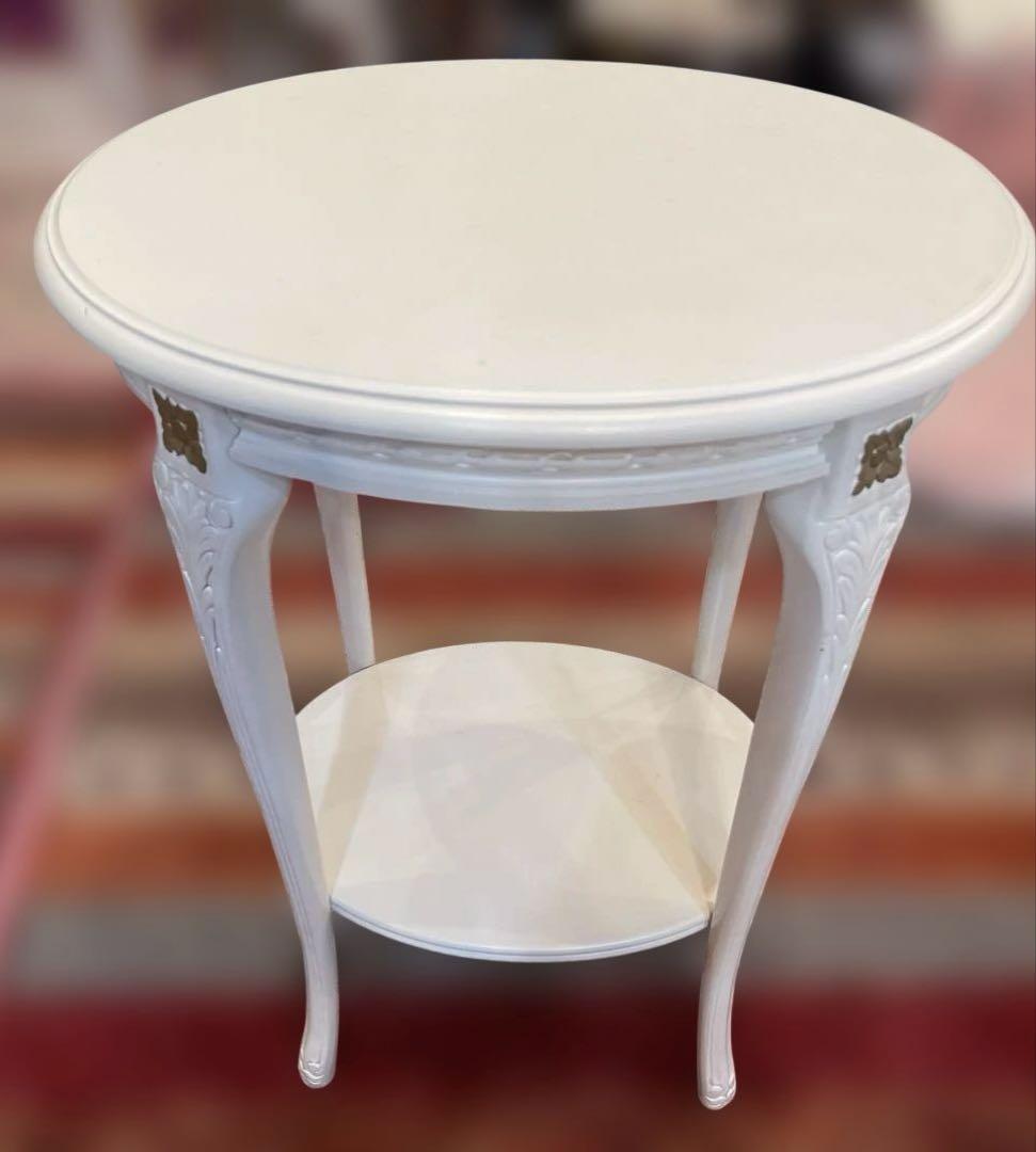 ロココ様式ゴールドの装飾アンティーク楕円形サイドテーブル下段棚付クリームホワイト