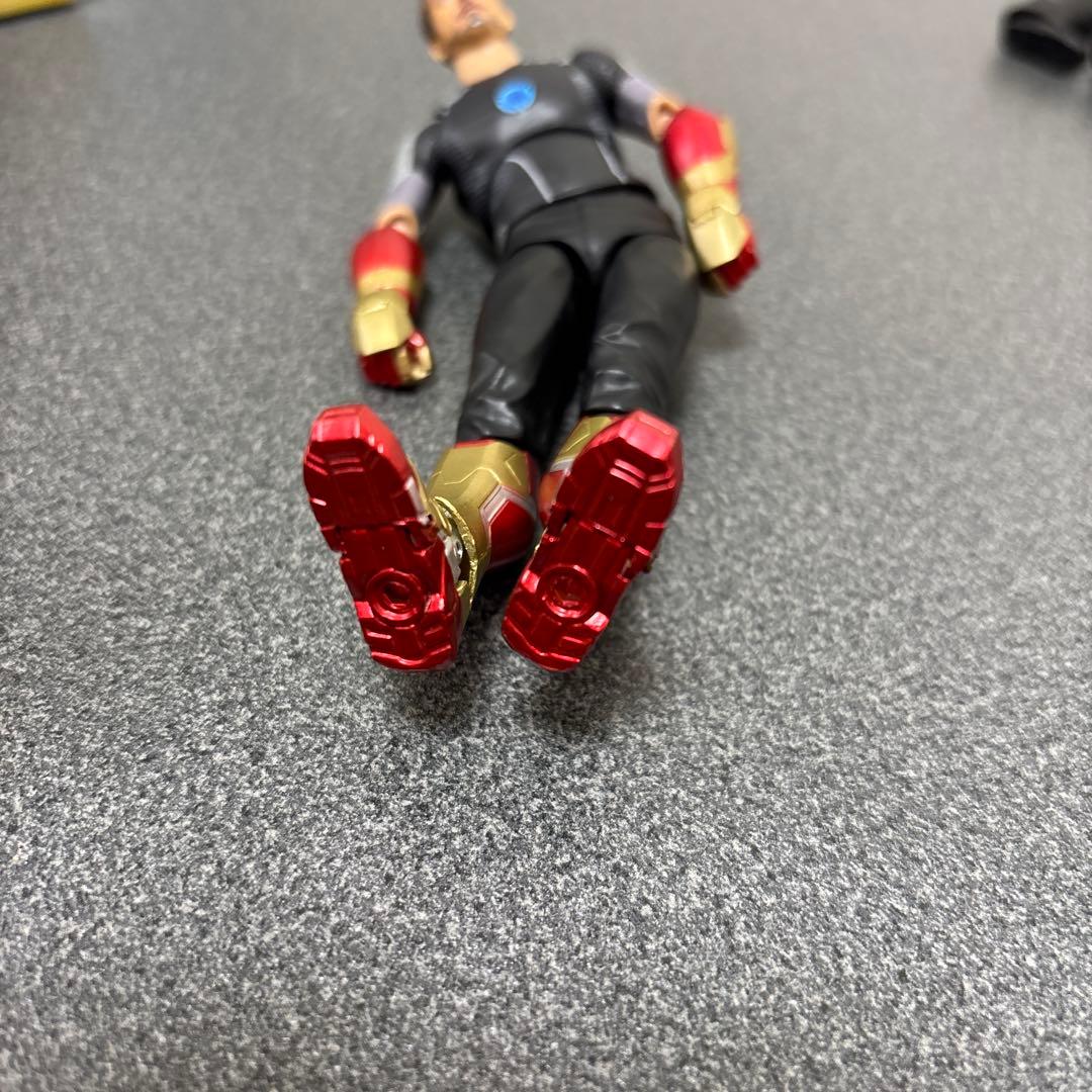 アイアンマン　トニー　スターク　フィギュア