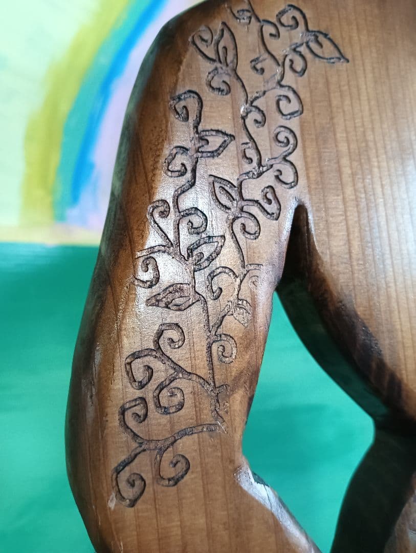 特大　猫型　木製アート彫刻　玄関先など幸せ招く猫