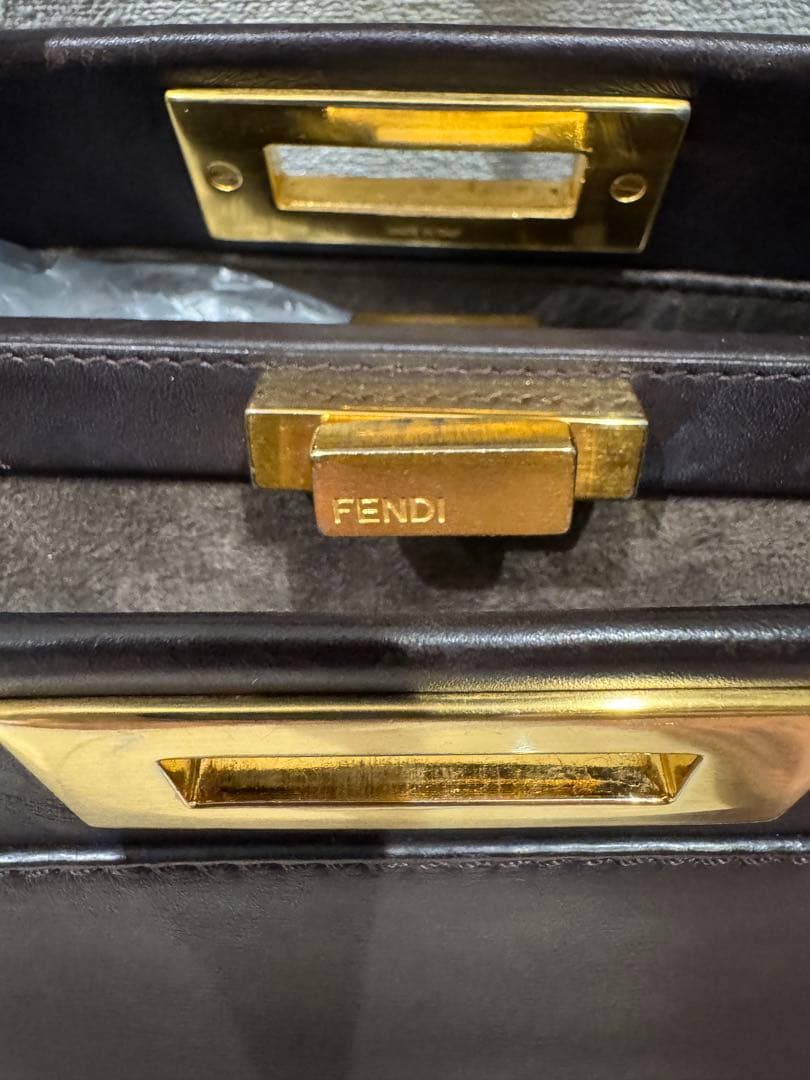 FENDI フェンディ 8BN226 ピーカブー ミディアム
