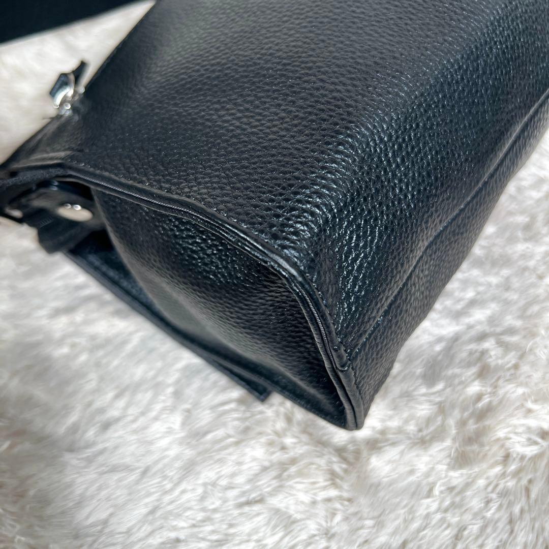 イアパピヨネ ワイドテープショルダーバッグ ブラック ホワイトストーン