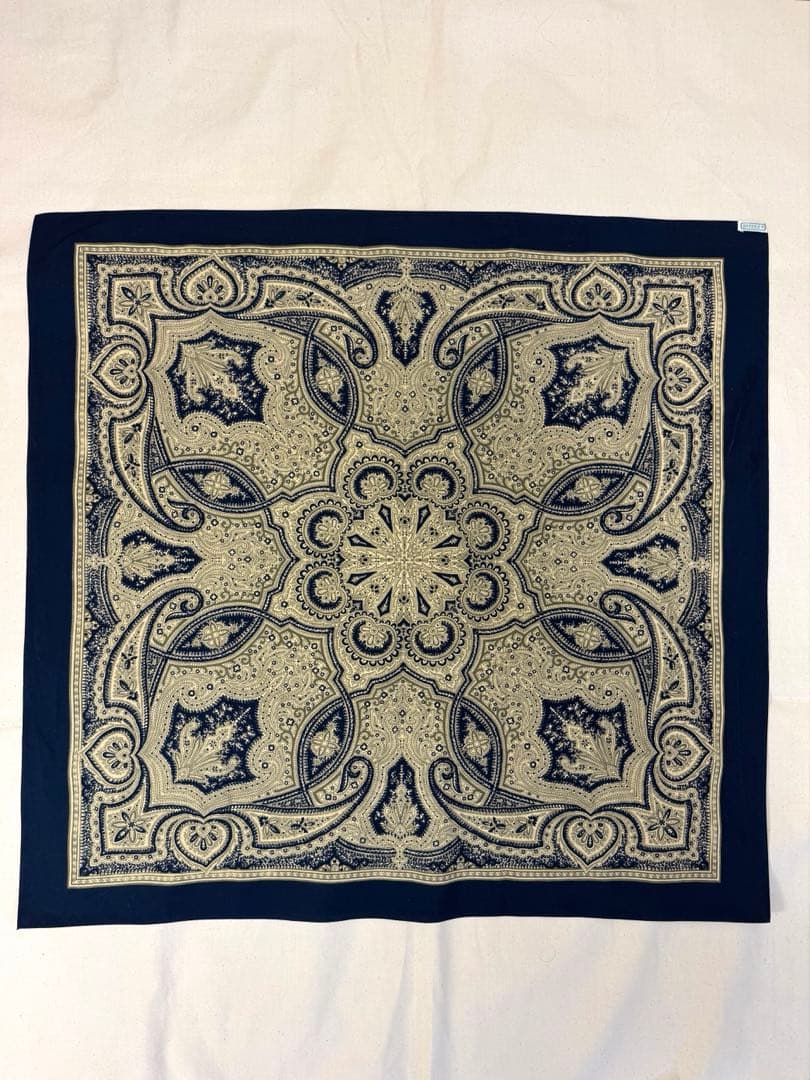 新品未使用 a.presse ペイズリー柄バンダナ スカーフ ハンカチ ネイビー