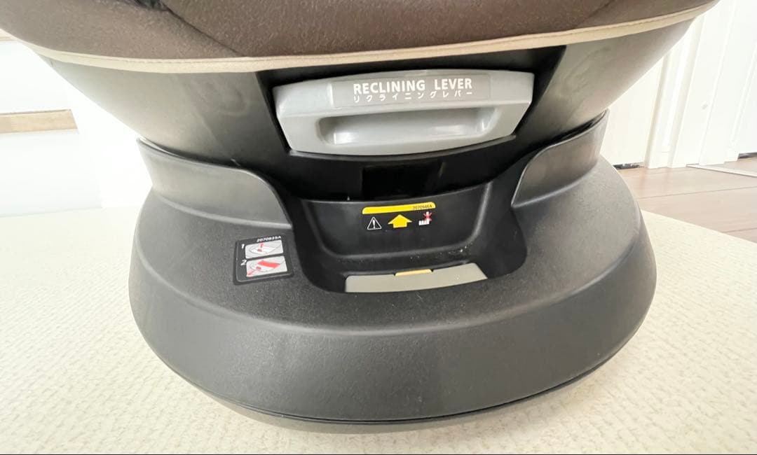 AILEBEBEエールベベ チャイルドシート クルット4iグランス ブラウン