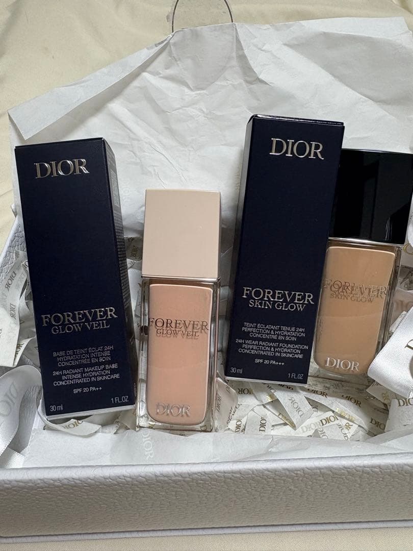 新品ディオールスキン フォーエヴァー　フルイド　グロウリキッドファンデーション