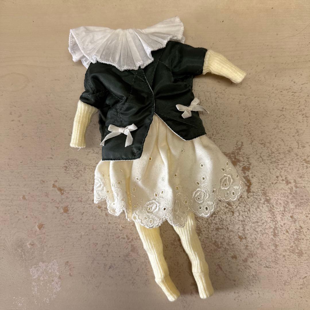 ドール用着せ替え服 黒と白　asone_doll様