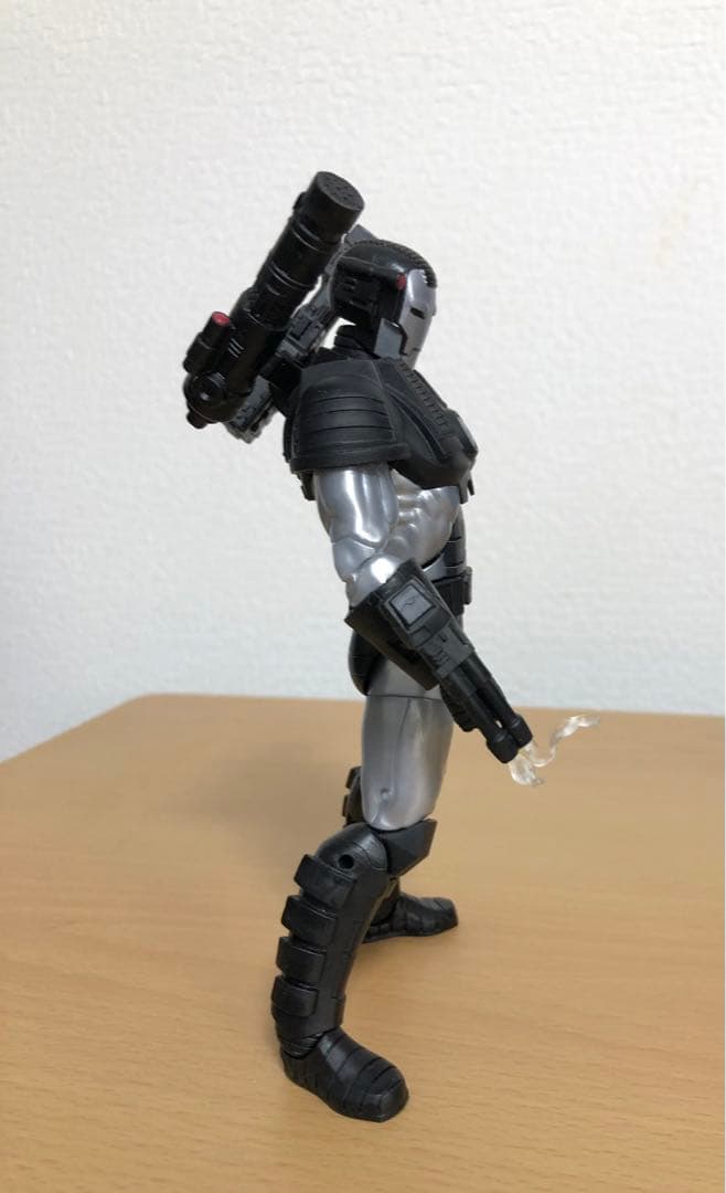 【日本未発売】ウォーマシン DX版 マーベルレジェンド アイアンマン