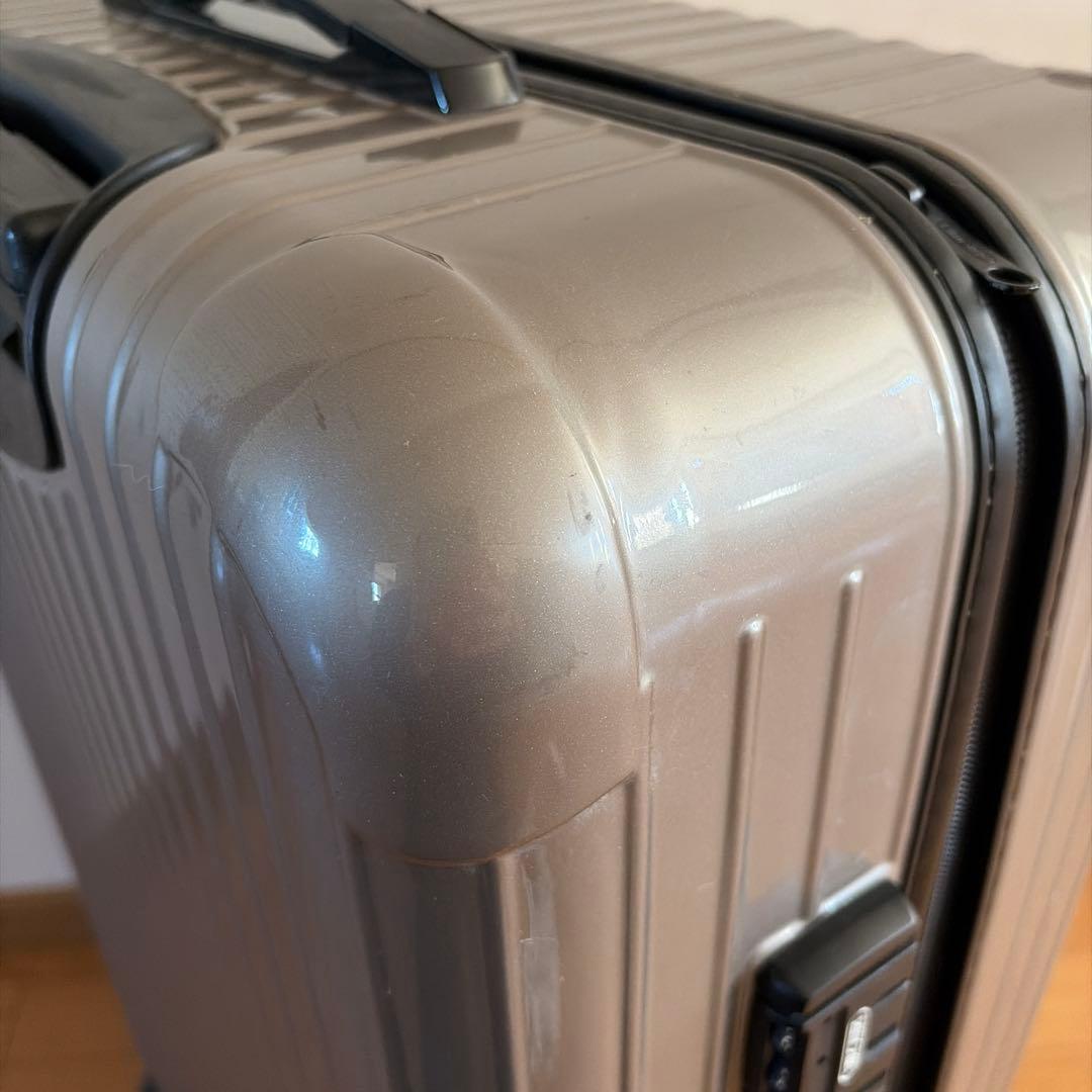 リモワ サルサ 104L 4輪 日本限定色サンドゴールド
