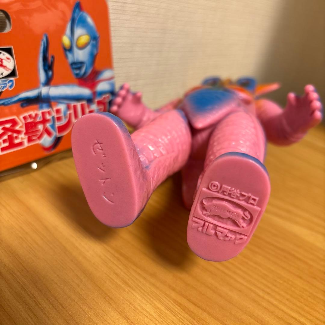 ゼットン　ブルマァク