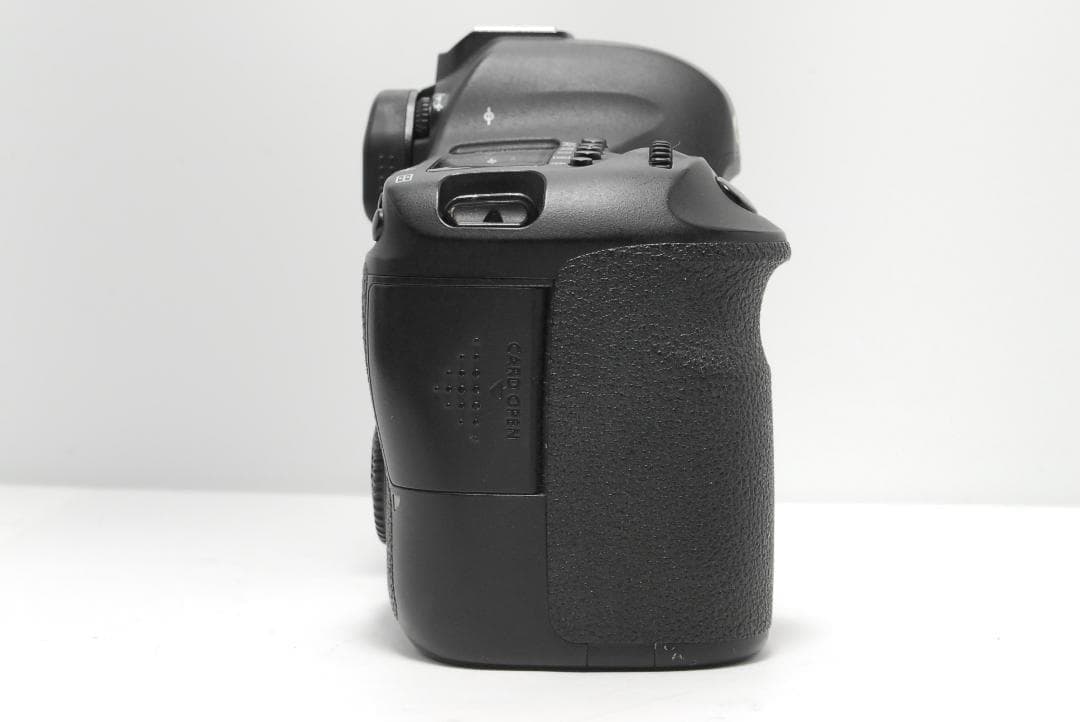 【フルサイズモデル】Canon 6D　WiFi搭載　高速AF　スマホ転送